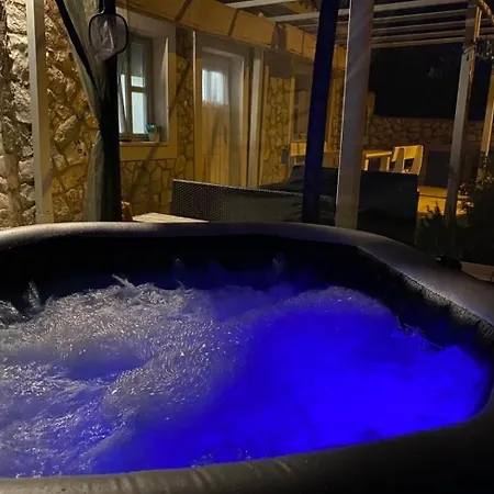 With Hot Tub Sveti Jakov, Losinj - 24017 *