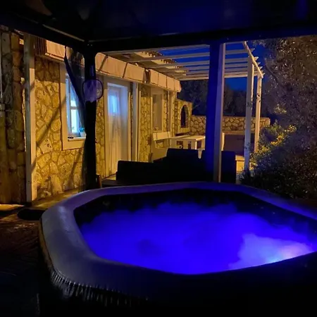 With Hot Tub Sveti Jakov, Losinj - 24017