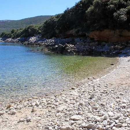 Dom wakacyjny With Hot Tub Sveti Jakov, Losinj - 24017 Sveti Jakov