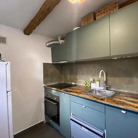 Holiday Home With Hot Tub Sveti Jakov, Losinj - 24017